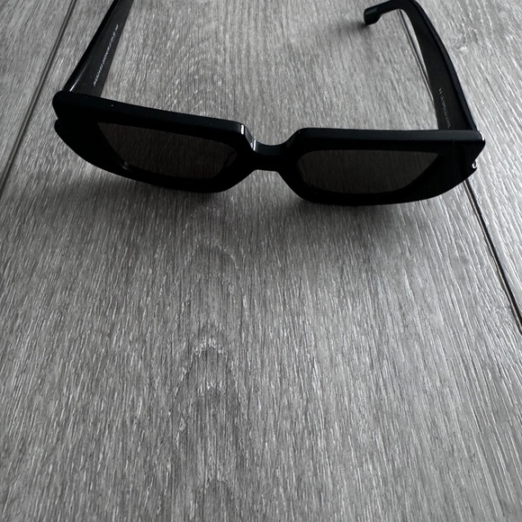 LE SPECS LUXE MASCARA SUNNIES - Picture 6 of 8